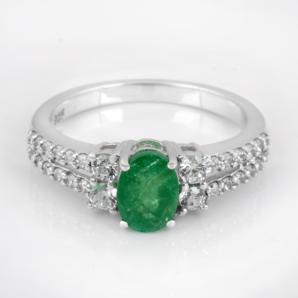 Beautiful Oval Shape Emerald Silver Ring